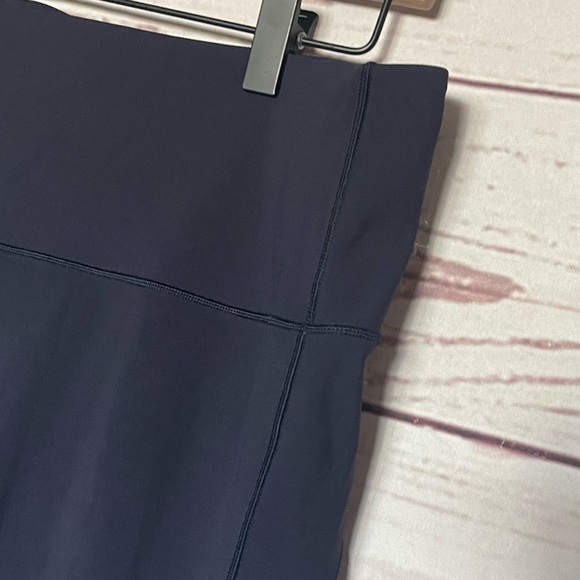 Lululemon Fresh In Mesh Tight Midnight Navy Size 12 - Picture 3 of 8